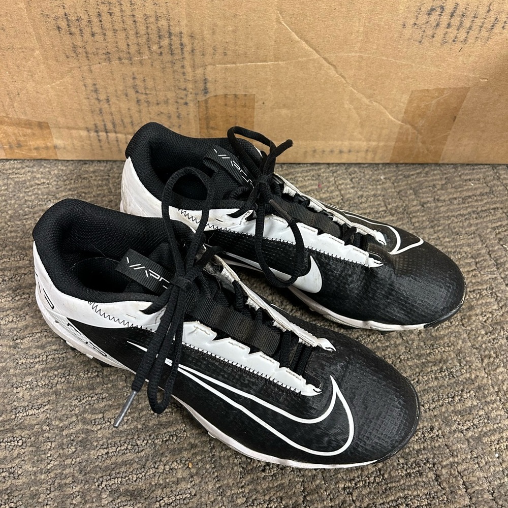 Nike Black and White Athletic Cleats Vapor Fastflex